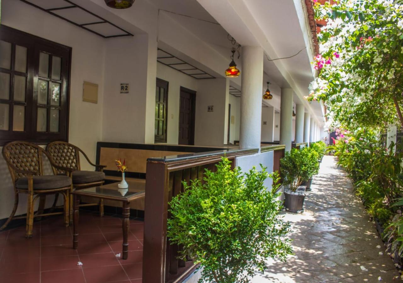 Shikara Beach Resort Кавелоссим Экстерьер фото