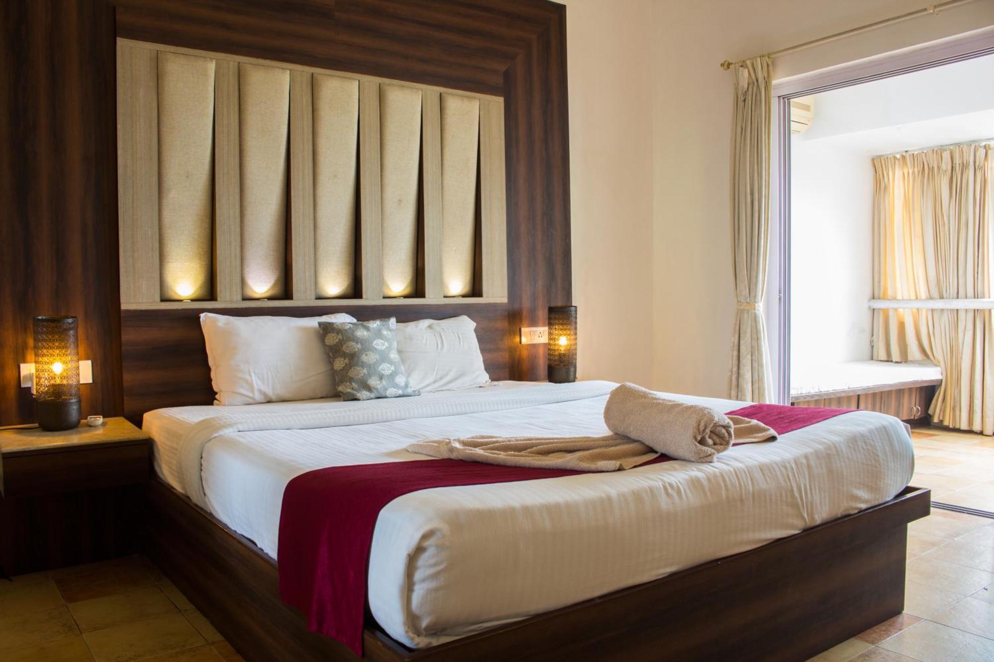 Shikara Beach Resort Кавелоссим Экстерьер фото