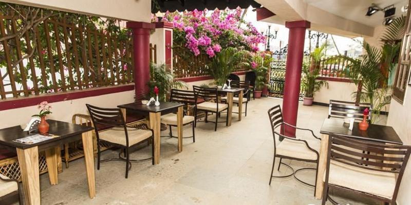 Shikara Beach Resort Кавелоссим Экстерьер фото